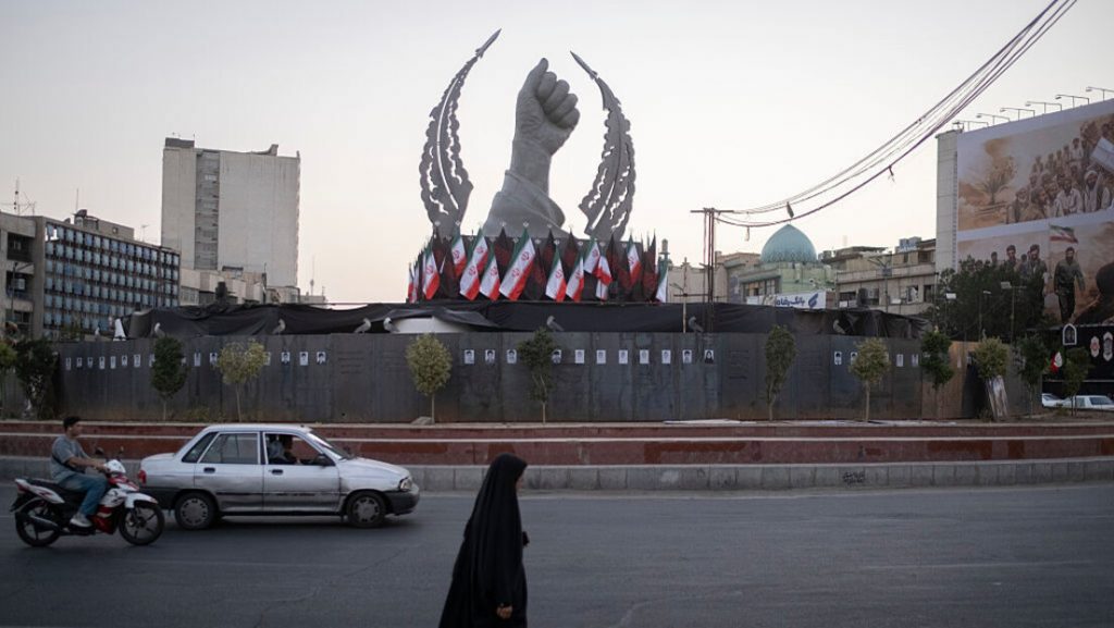 U trećoj seriji napada SAD pogodile 140 ciljeva, Iran uzvratio udarima na baze u regionu
