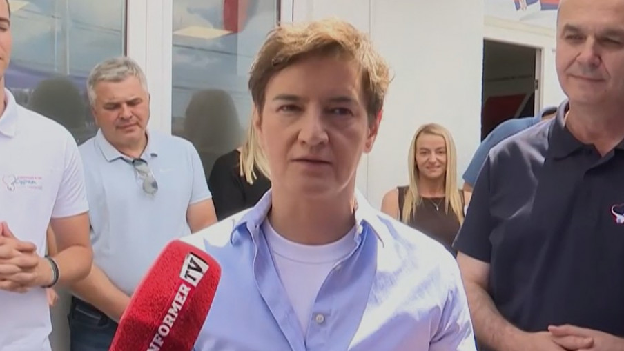 Brnabić u Dobanovcima nakon vandalizma: „Mi gradimo, a oni ruše“