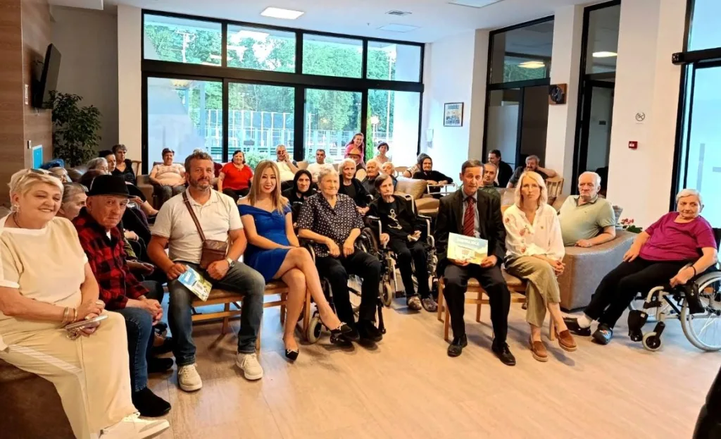 Koprivica i prijatelji sinoć izveli muzičko-pjesnički program u Domu starih Pljevlja