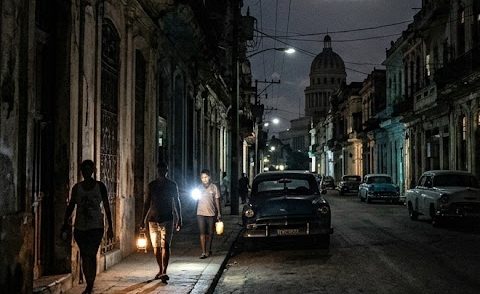 Skoro cijela Kuba u mraku! Poslije trećeg kolapsa od početka godine počela obnova snabdijevanja strujom