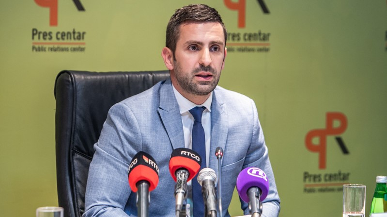 Nepotizam i zakulisna imenovanja: Kako je optuženi Andrej Nedović „preko veze” dobio ugovor o djelu?