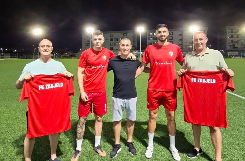 Boje i lakovi Kameleon povodom rođendana donirali FK Zabjelo nove dresove