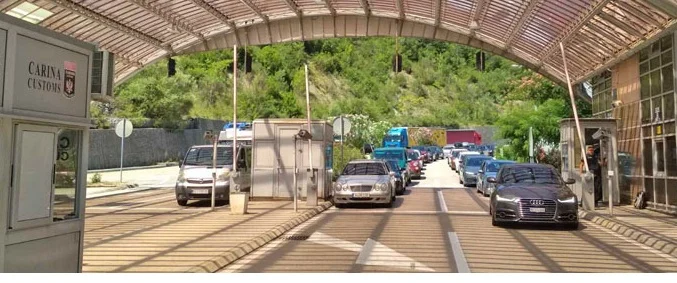 Kolaps na graničnim prelazima sa Hrvatskom: Problemi susjedne države odražavaju se na turiste i crnogorsku privredu