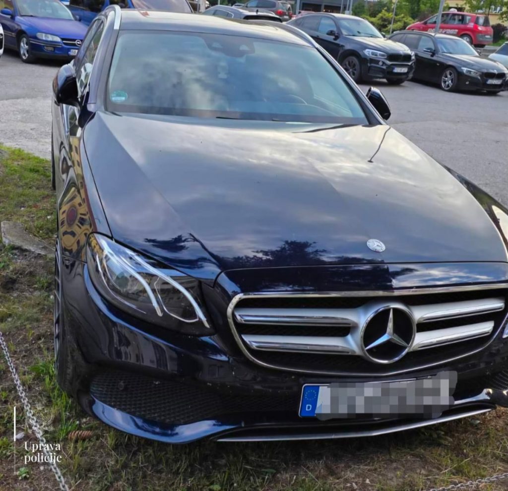 Granična policija oduzela automobil sa potjernice Interpola i jedno neregistrovano vozilo