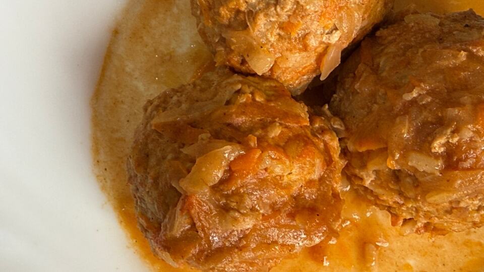 Ćufte u sosu od luka: Starinski recept koji osvaja ukusom