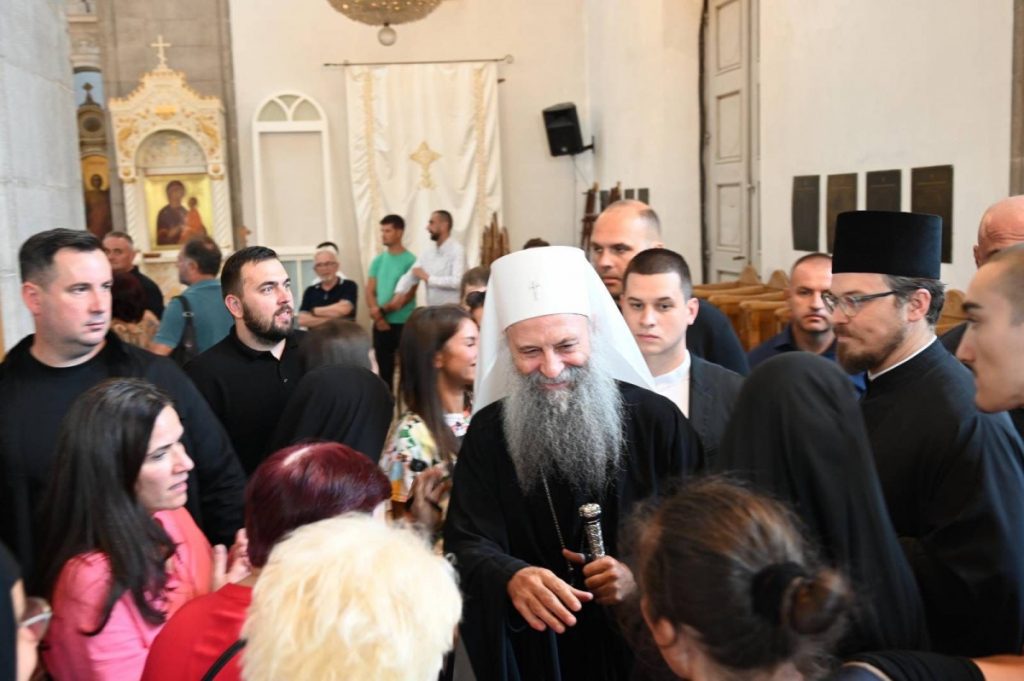 Patrijarh Porfirije iz Nikšića: U Crnu Goru nikada ne dolazim kao stranac ili gost, nego kao brat i jedan od vas; Ovo je sveta zemlja, kroz vas vidim Crkvu Hristovu
