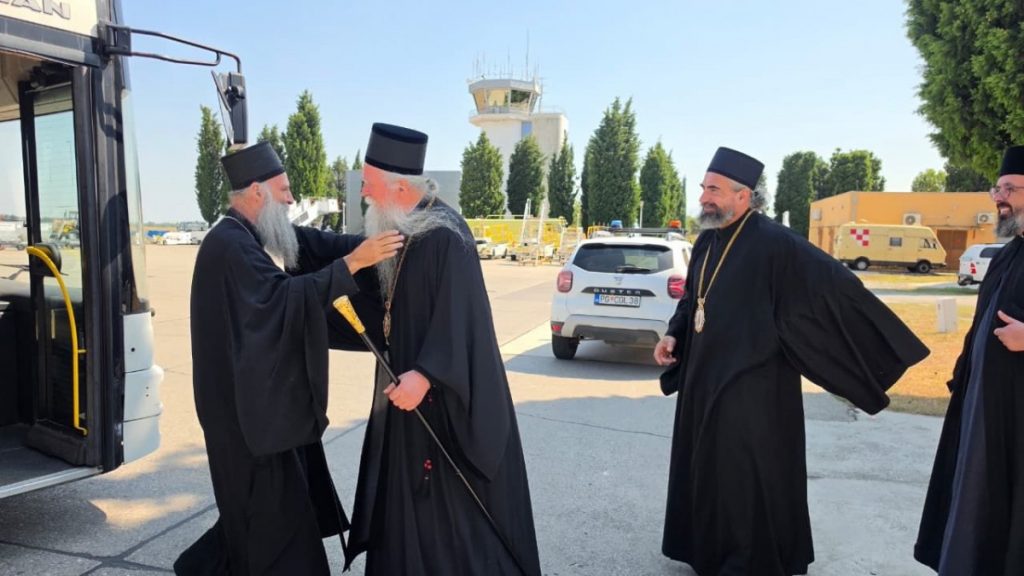 (FOTO) Patrijarh Porfirije stigao u Crnu Goru: Dočekali ga mitropoliti Joanikije i Metodije