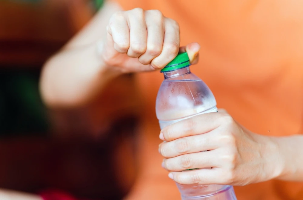 Koliko dugo smijemo koristiti istu plastičnu flašu? Ljekari upozoravaju na rizik