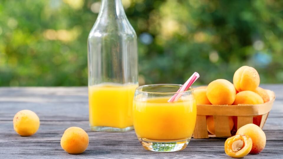 Domaći sirup od kajsija: Recept koji će vas osvježavati cijele godine