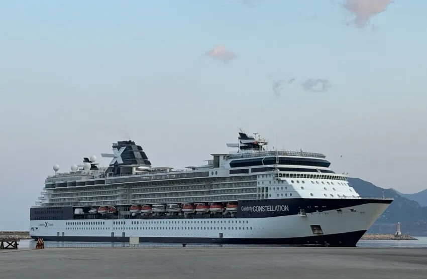 Prvi put u Bar uplovio američki kruzer “Celebrity Constellation”
