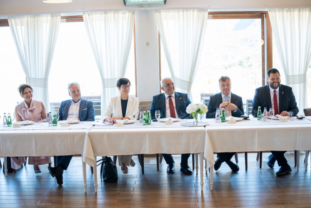 Mandić ugostio Martu Kos i poručio: Mladi srpski političari preuzimaju odgovornost i vode Crnu Goru ka Evropskoj uniji