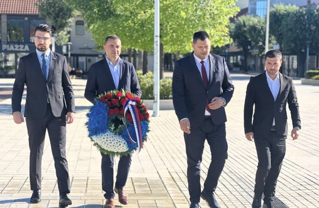 Kovačević položio vijenac na spomenik kralju Nikoli: Slavimo ustanak protiv osvajača i okupatora, a ne Petrovdanski sabor