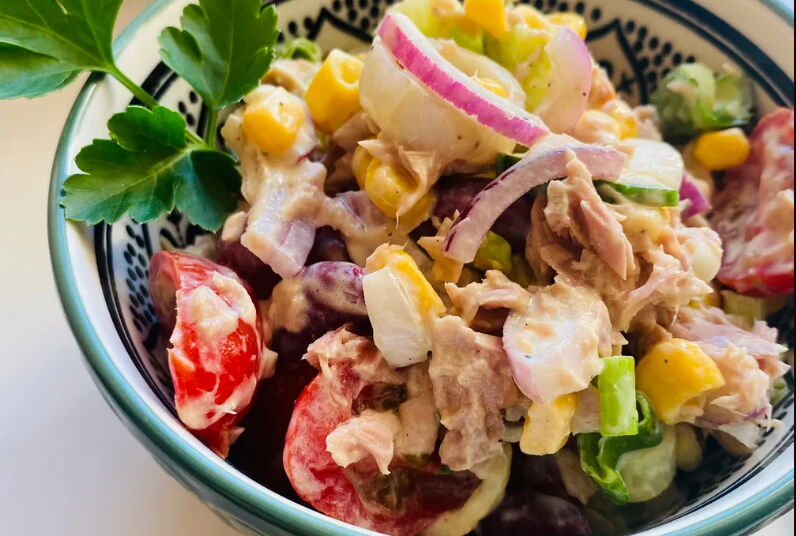 Pet laganih mediteranskih salata koje osvježavaju i drže sitost tokom cijelog ljeta