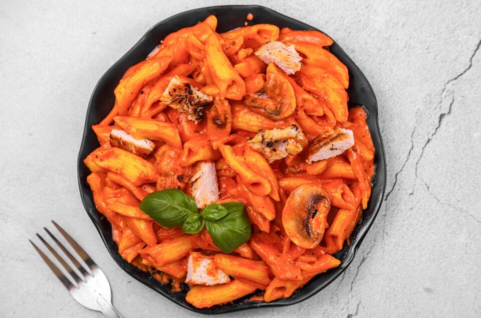 Pileća pasta sa povrćem – brz i ukusan ručak za cijelu porodicu