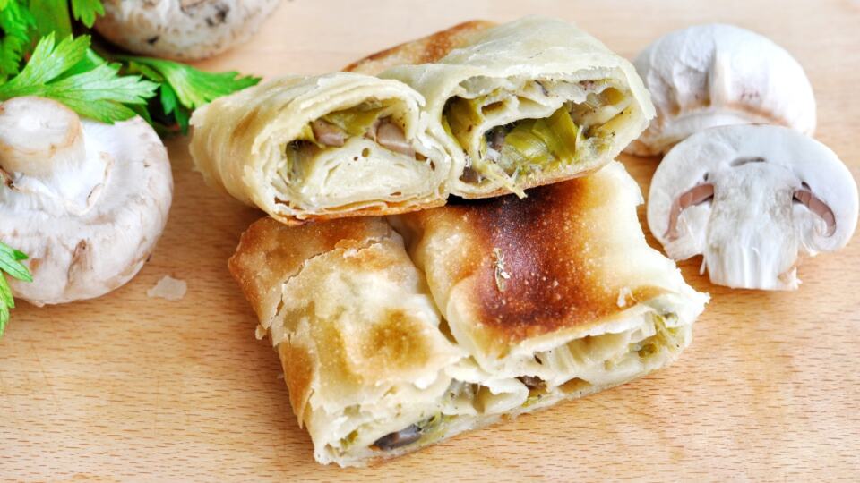 Posna pita sa šampinjonima i sojinim ljuspicama: Hrskava, sočna i puna ukusa