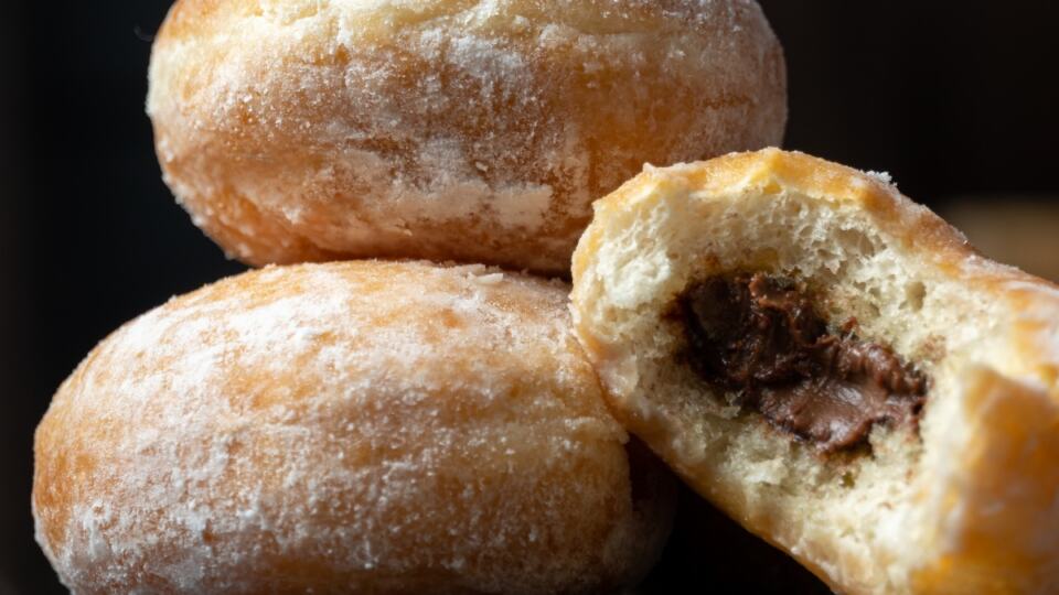 Krofne punjene čokoladnim kremom (mekane i vazdušaste)