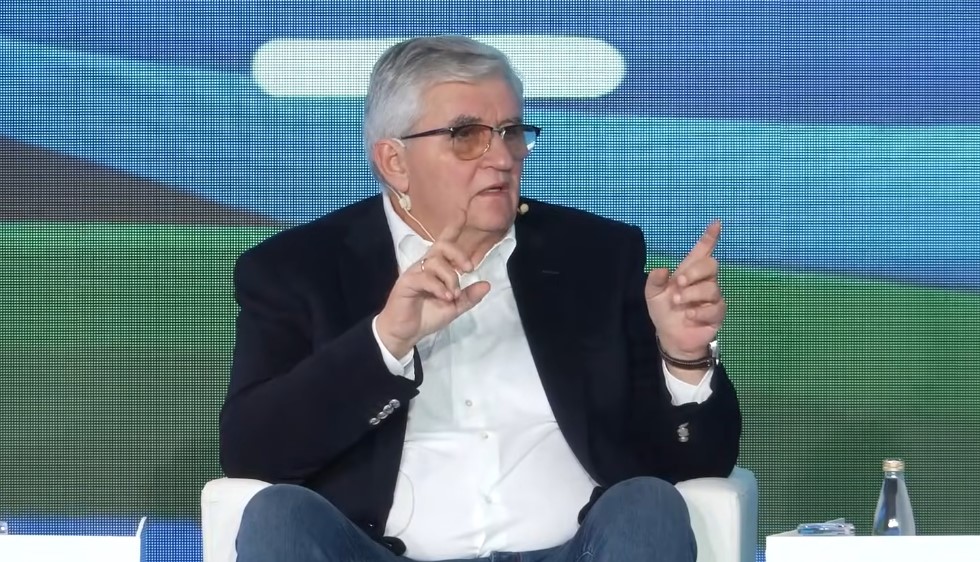 Radulović: Konobari imaju platu od 1.000 do 1.200 eura bez bakšiša, stranci su bolji od naših radnika, koji sjede po kafićima sa dva eura i kukaju