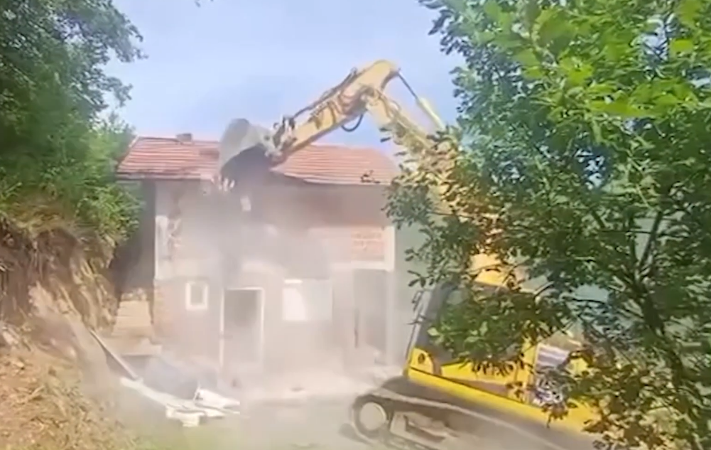 Na jezeru Gazivode počelo rušenje vikendica u vlasništvu Srba