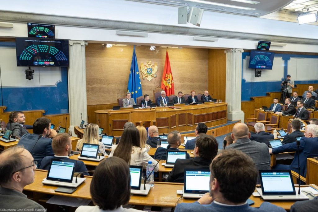 Evo šta su dogovorli vlast i opozicija: Do 31. jula izmjene zakona o policiji i ANB-u, Ustav da se promijeni do 4. septembra