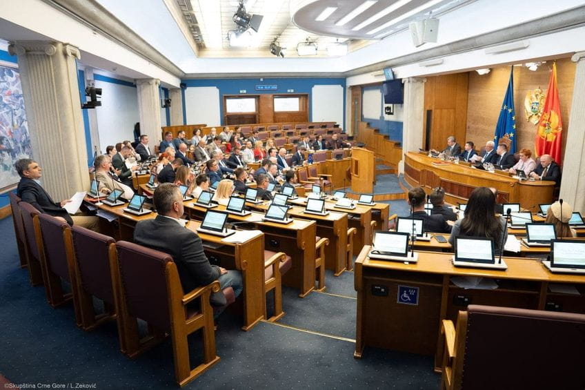 Skupština Crne Gore izabrala: Borovinić Bojović potpredsjednica Vlade, Vučurović, Zečević i Jojić novi ministri