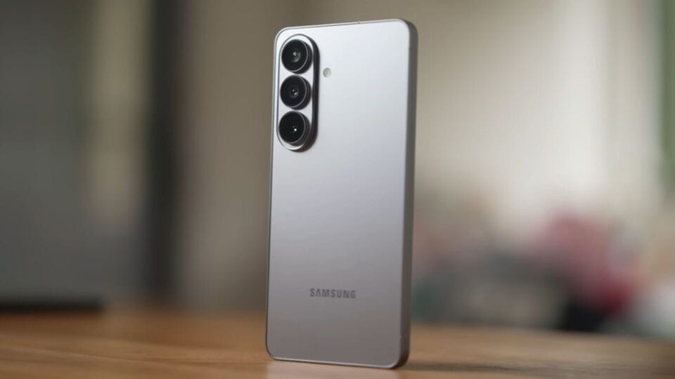 Samsung sam sebi postaje konkurencija: Drastično povećao proizvodnju ovih telefona