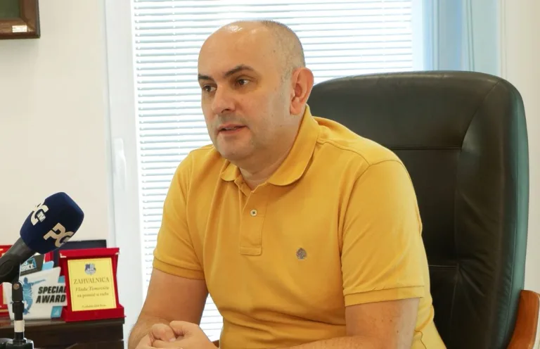 Tomović: Uljepšavanje fasada u naselju Stari aerodrom u toku, u Bloku pet sanirani krovovi i uređeni ulazi nekoliko zgrada