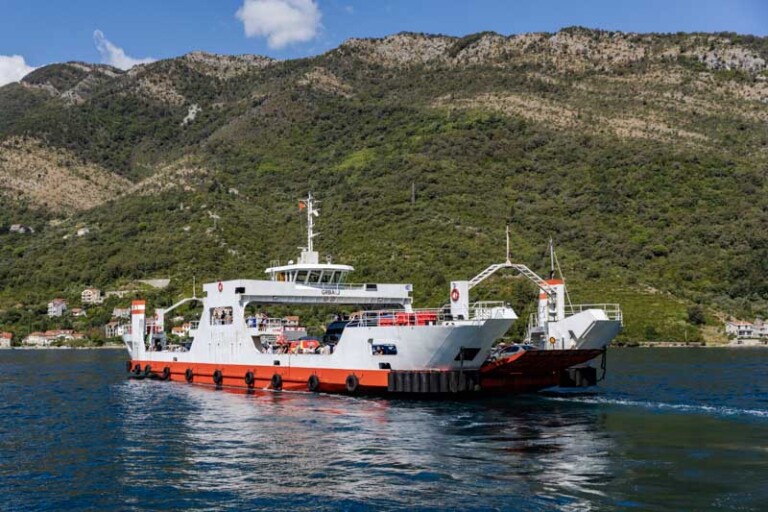Na trajektima iz mjeseca u mjesec promet sve veći