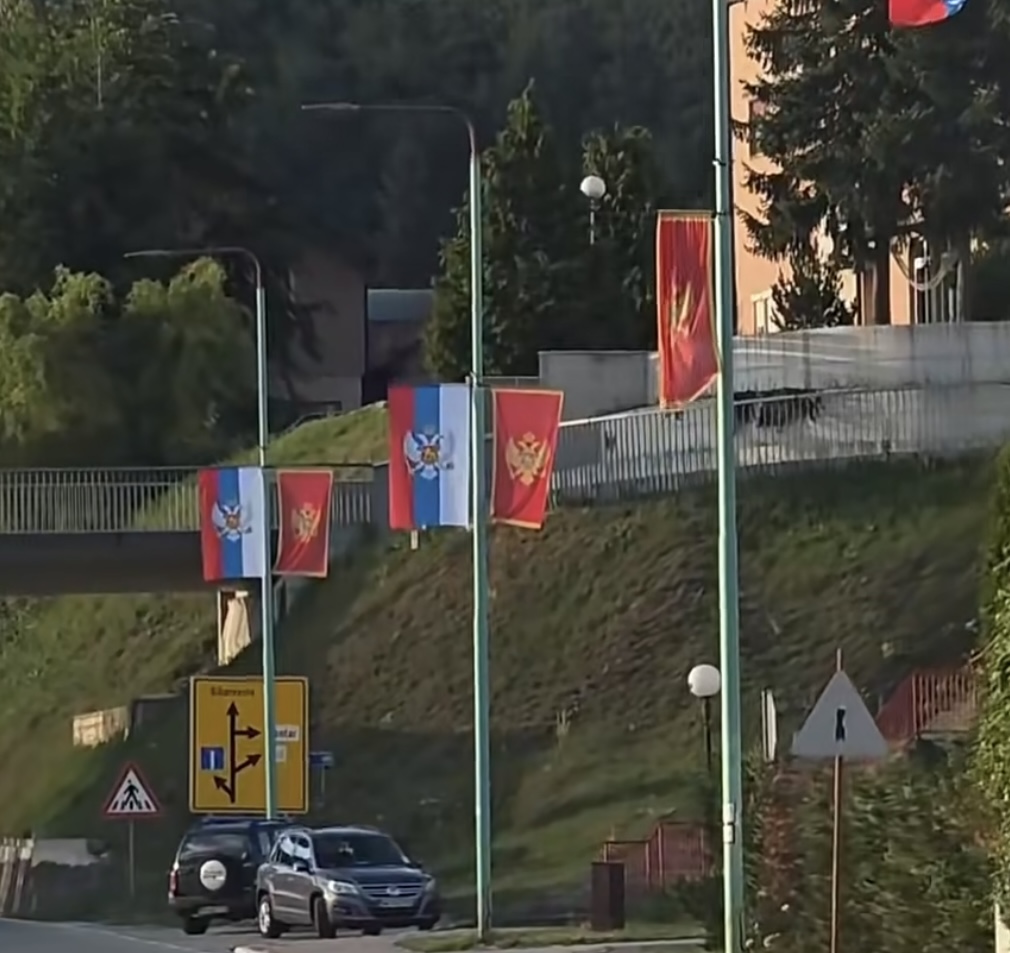U Mojkovcu trobojke u susret Danu državnosti! (FOTO) (VIDEO)