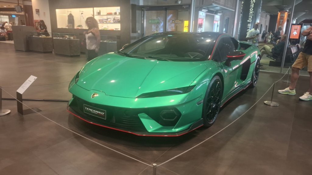 Moda na četiri točka: Lamborgini predstavio dva ekskluzivna Temerario Ad Personam modela inspirisana italijanskom krojačkom tradicijom.