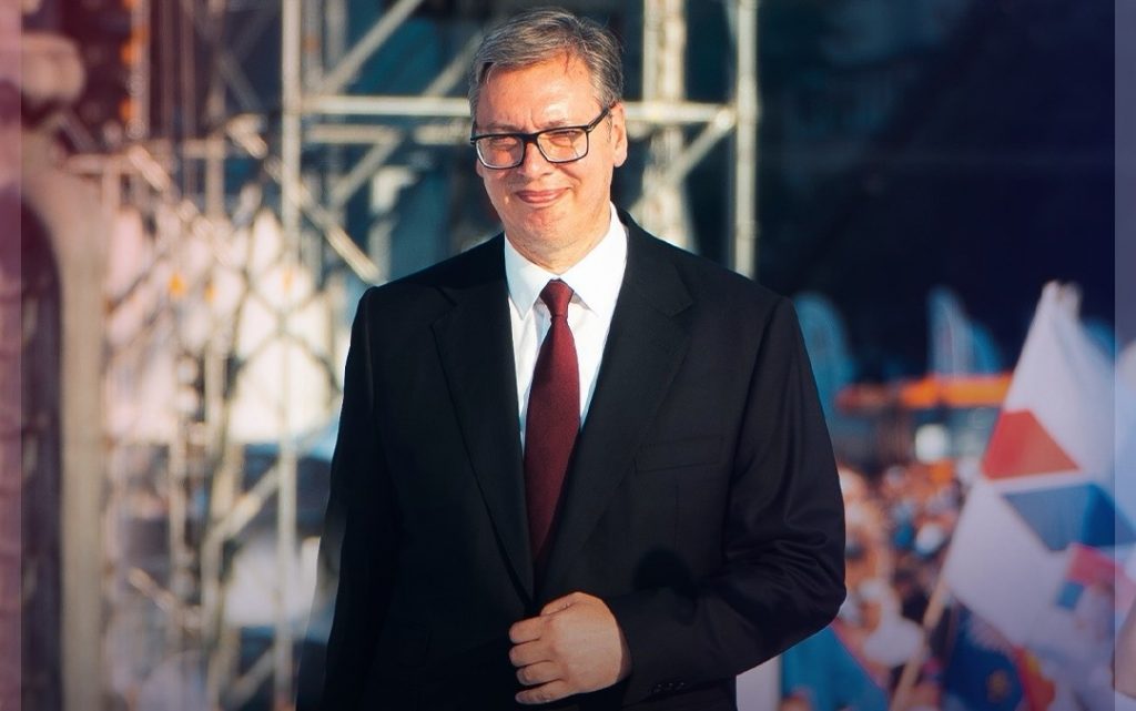 Vučić: Ne spuštam glavu ni pred kim, moja kičma se ne savija pred strancima, jer je iza mene Srbija!
