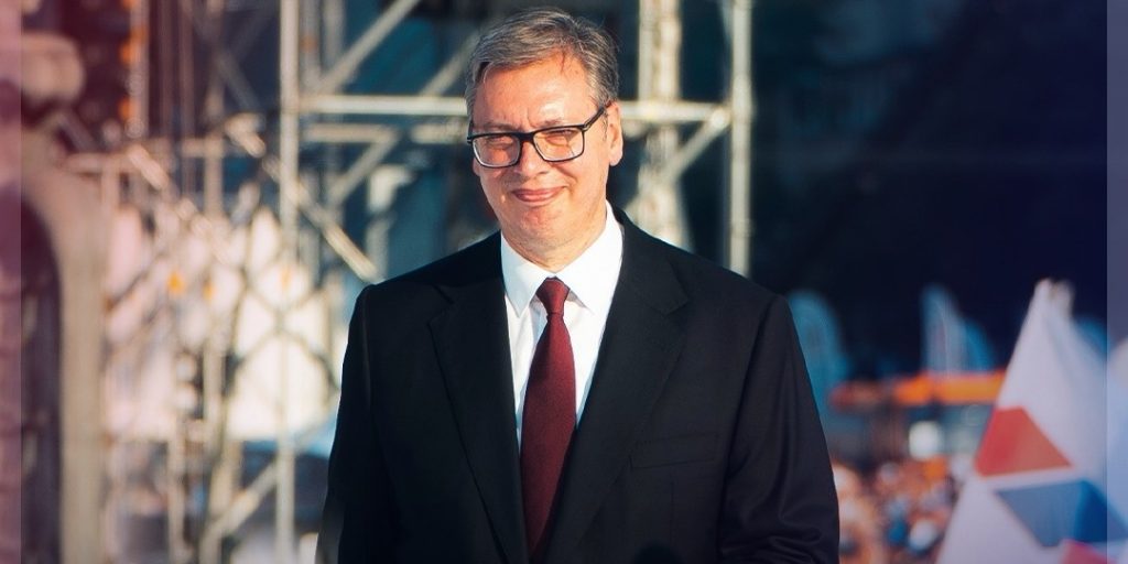 Vučić: Ne spuštam glavu ni pred kim, moja kičma se ne savija pred strancima, jer je iza mene Srbija!