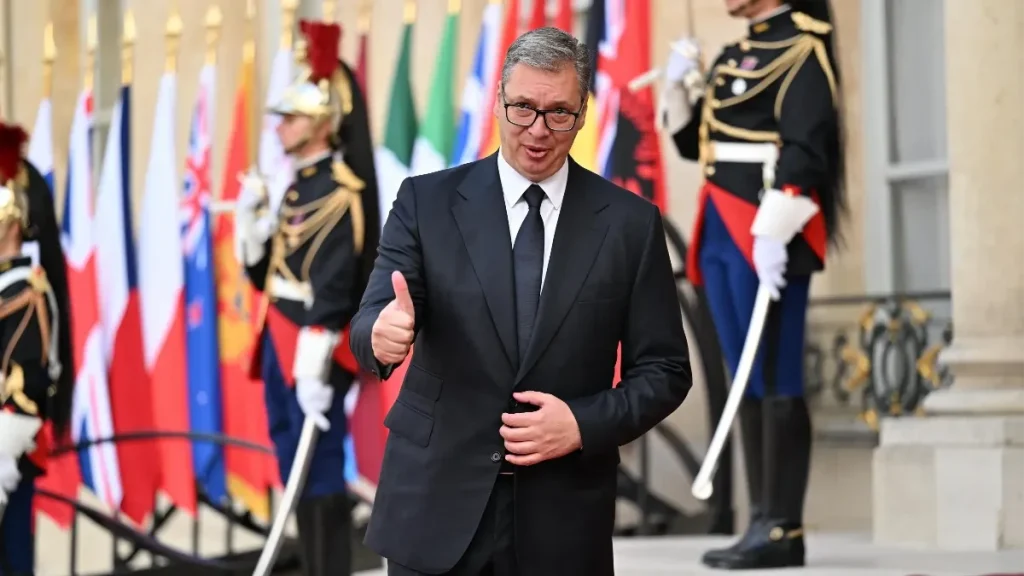 Vučić jedini van NATO i EU na paradi! Milanović i Plenković se guše u bijesu, blokaderi doživjeli nervni slom!