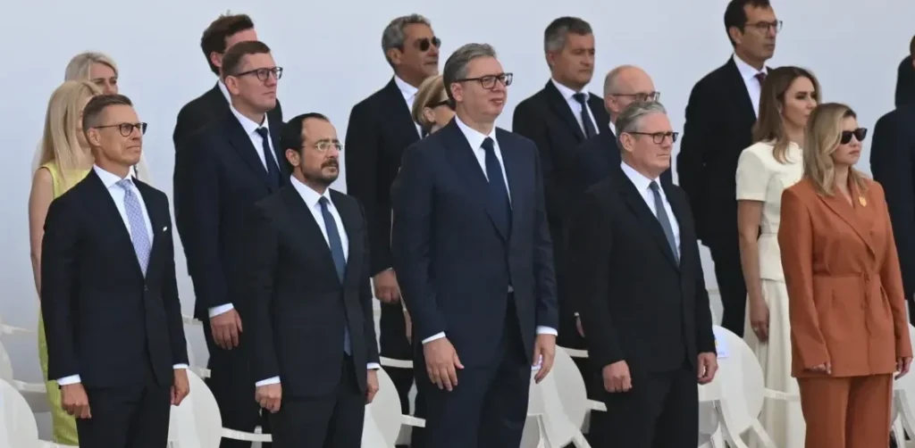 Nova S opet uhvaćena u laži! Vučića proglasili autsajderom, a Makron ga stavio u prvi plan